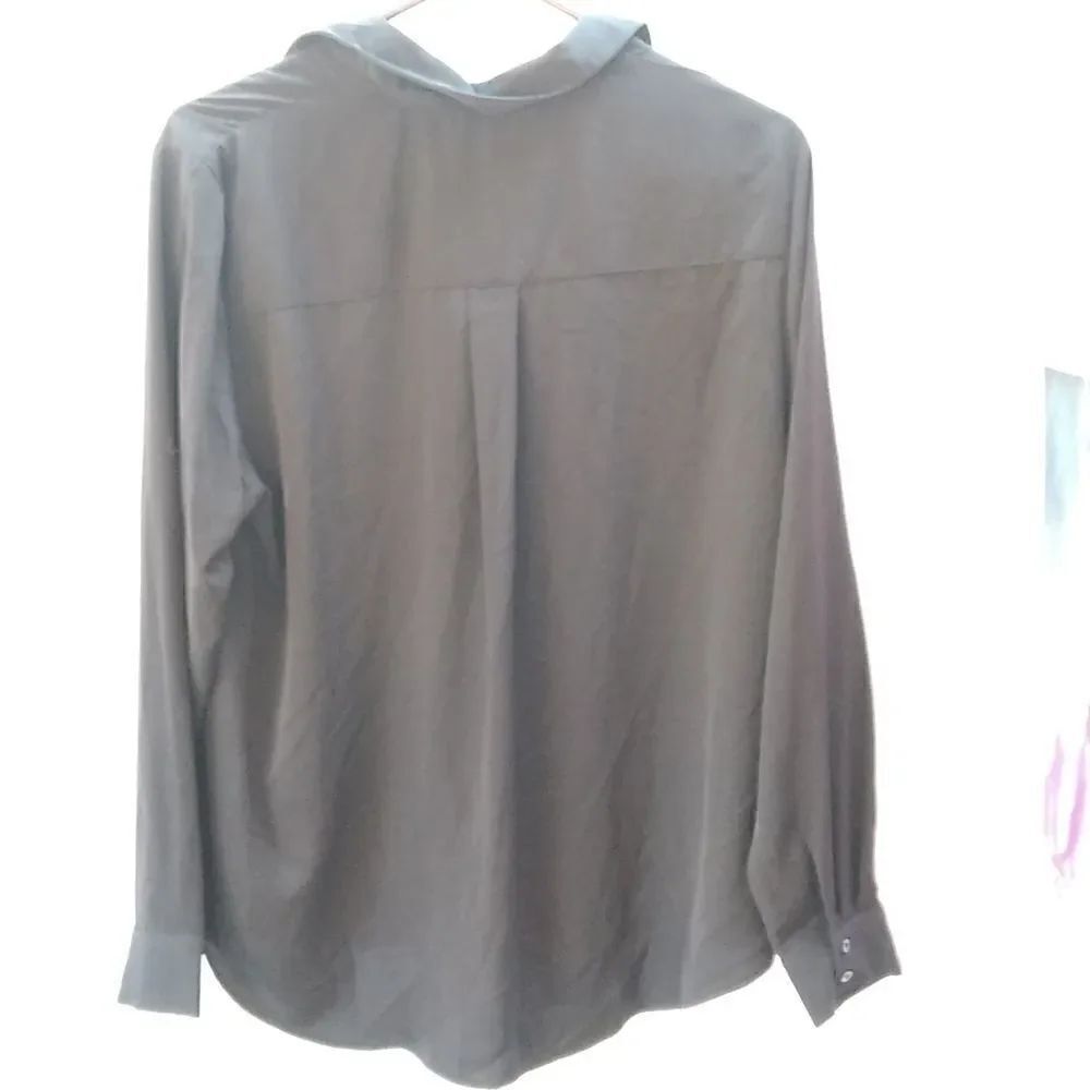 H&M blouse   - Picture 3 of 3